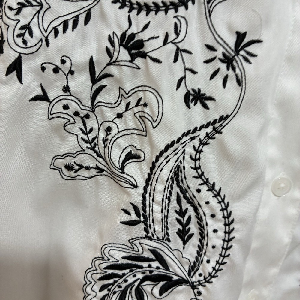 Foxcroft Wrinkle Free White Embroidered Button Shirt Women's Size 12 Classic Fit - Picture 14 of 15